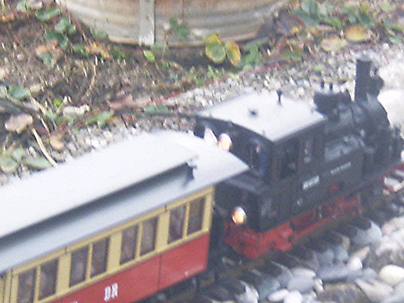 975