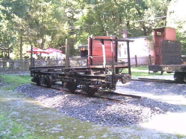 alter Holztransporter