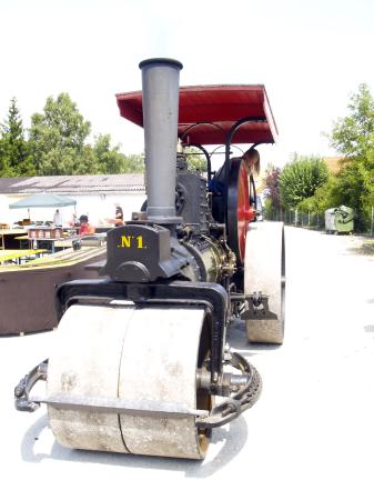 Dampfwalze_von_vorne_klein