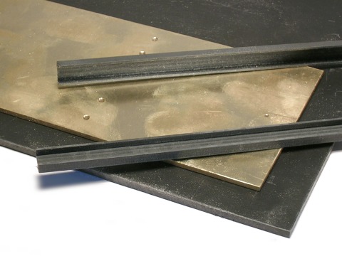 Polystyrol, und Messingplatte, Rahmenprofile