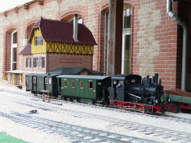 Lok 11 mit Zug