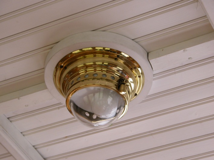 D9-128 Decke und Lampe