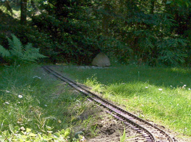 Bahndamm 2