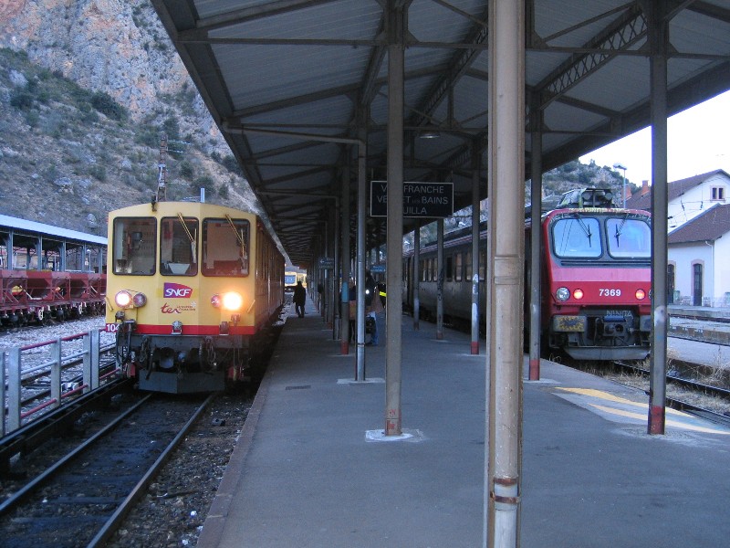 Am Bahnhof von Villefranche.