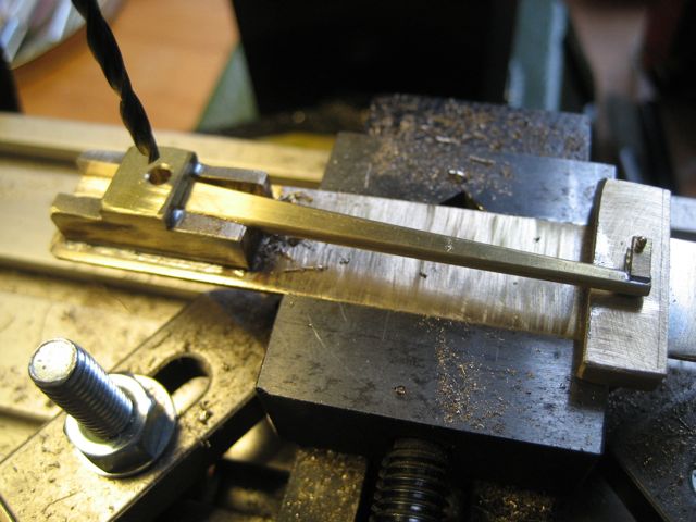 Stromabnehmer untere Holme 6
