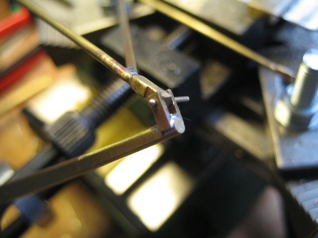 Stromabnehmer untere Holme 8