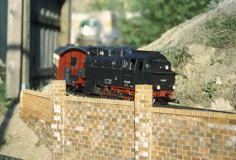 09_99_die_Mauer_ist_fertig_1