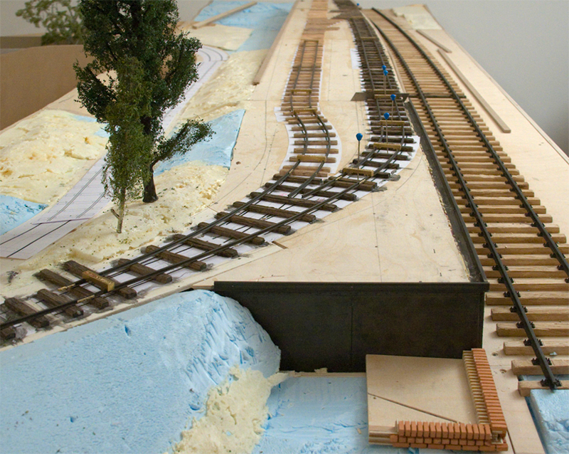 Rampe_mit_Feldbahngleisen_2