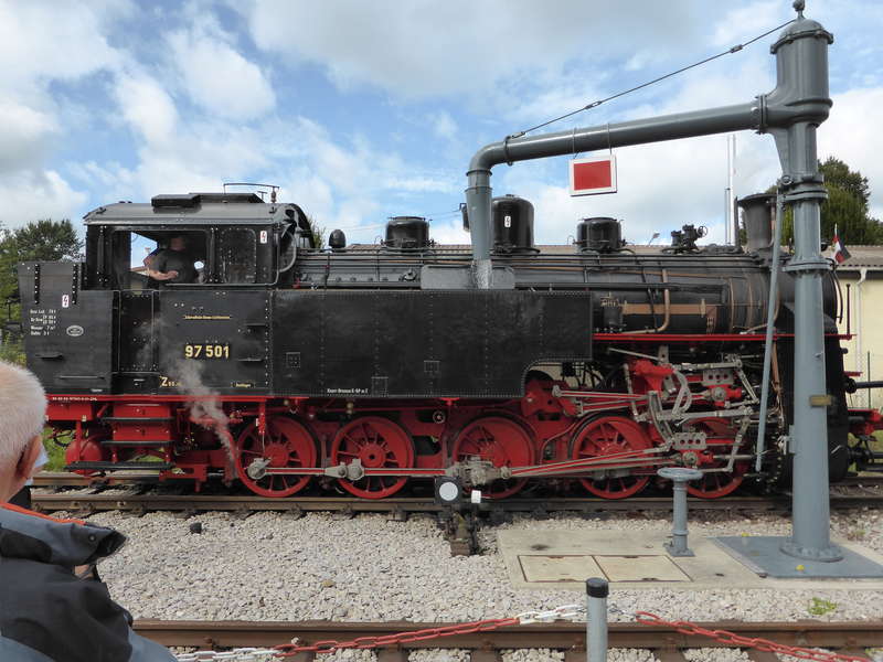 97 501