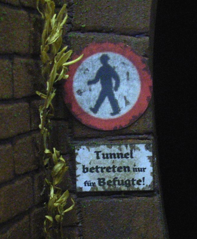 076_Neues_altes_Schild