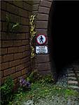 1941069_Schilder_am_Tunnelportal.jpg