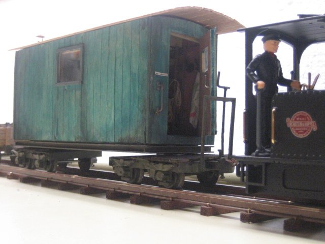 21_das_Dach_entsteht_640x480