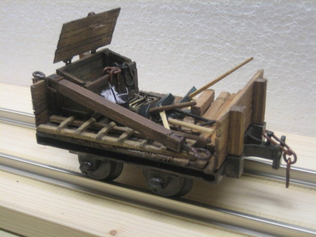 Flachlore_mit_Werkzeug_1_640x480
