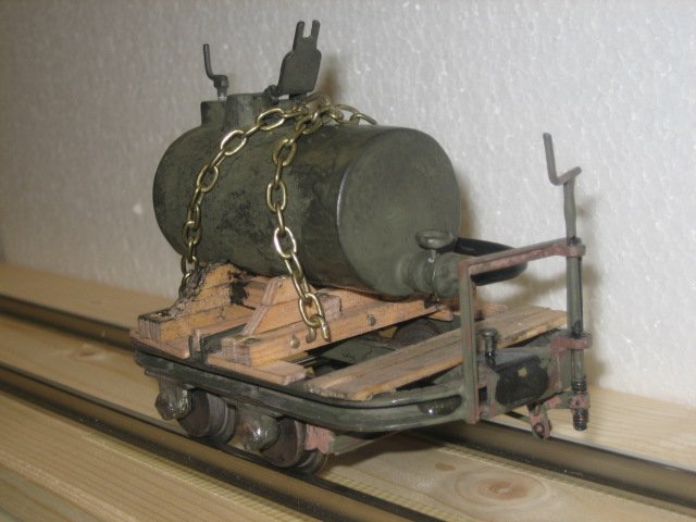 gebremste_Lore_mit_Tank_alt_1_640x480