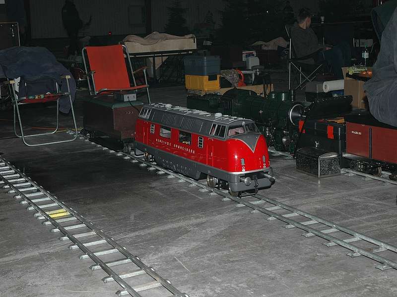 524