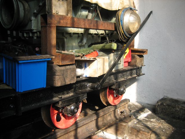 Werkstattlore_mit_Motor_2_640x480