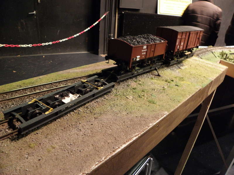 PB040497