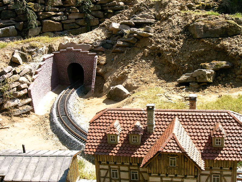 Tunnel mit (Farbe)