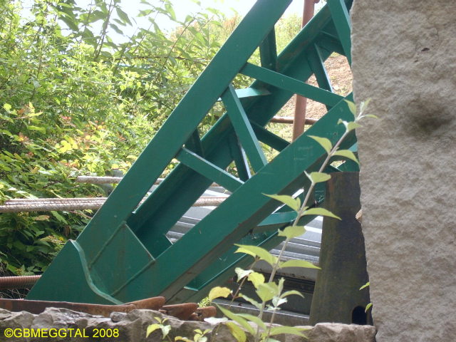 Derrick_Stuetzen_02
