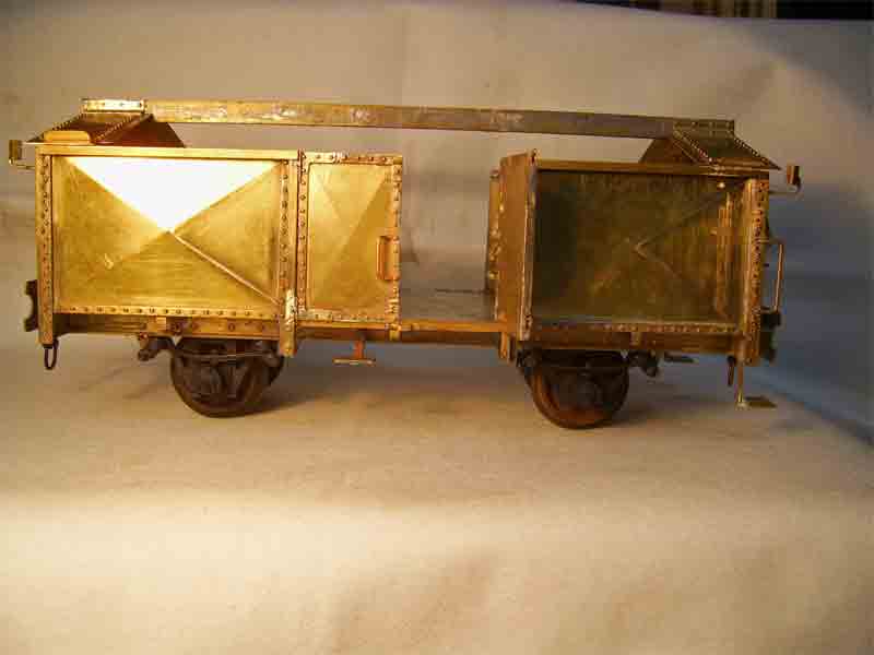 Kalkwagen_eine Tuer auf