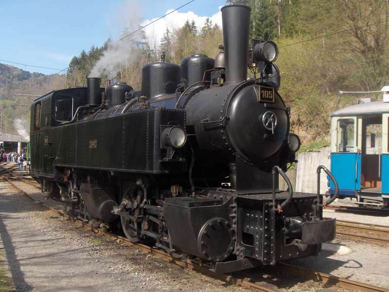 Mallett vor Lokschuppen