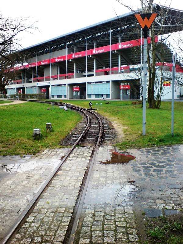 Einfahrt Bhf. Stadion der Freundschaft