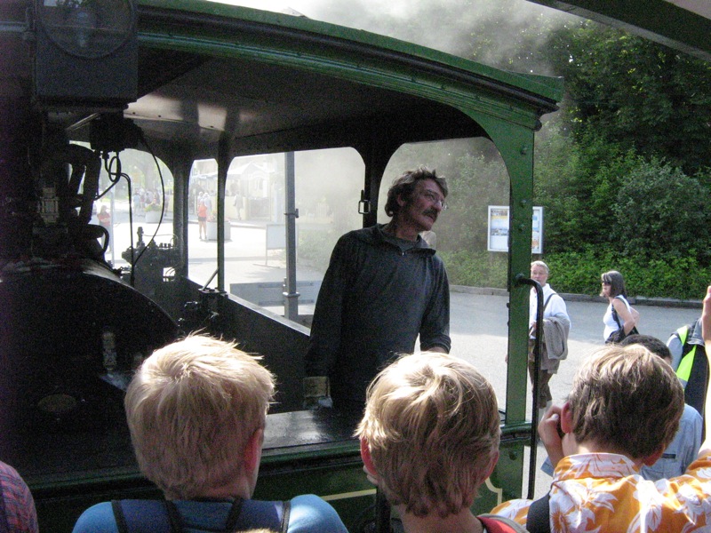 Chiemseebahn-Lok:Fuehrerstand_4725
