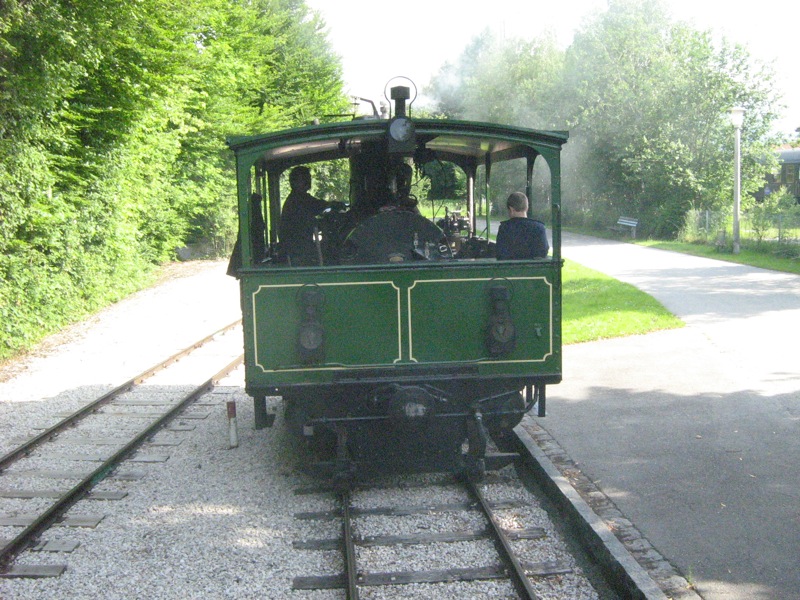 Chiemseebahn-Lok:Prien-Bf_4740