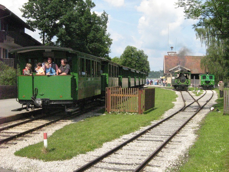 Chiemseebahn-am Schiffsanleger:Lok beim Umsetzen_4696