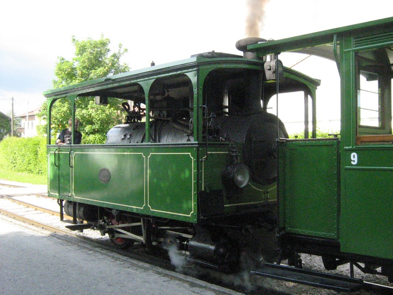 Chiemseebahn-abfahrbereit_in_Prien_4744