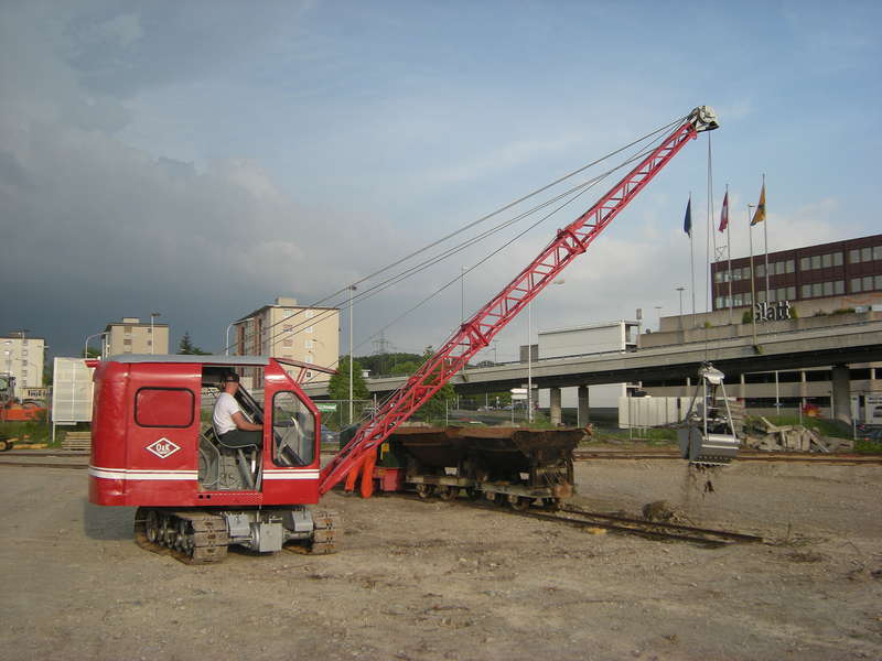 O&amp;K Bagger bein Aufladen