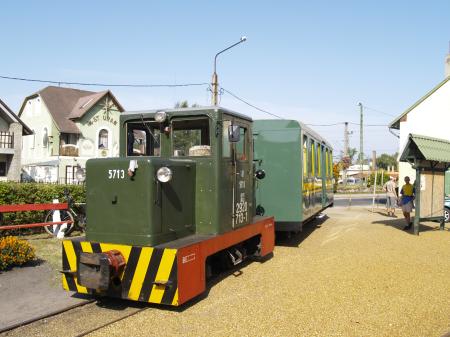 C-50_Motorlokomotive_mit_Salonwagen