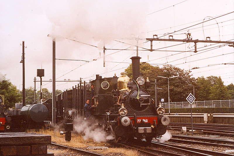 200407-60_NS7742_rangeert_in_Hoorn