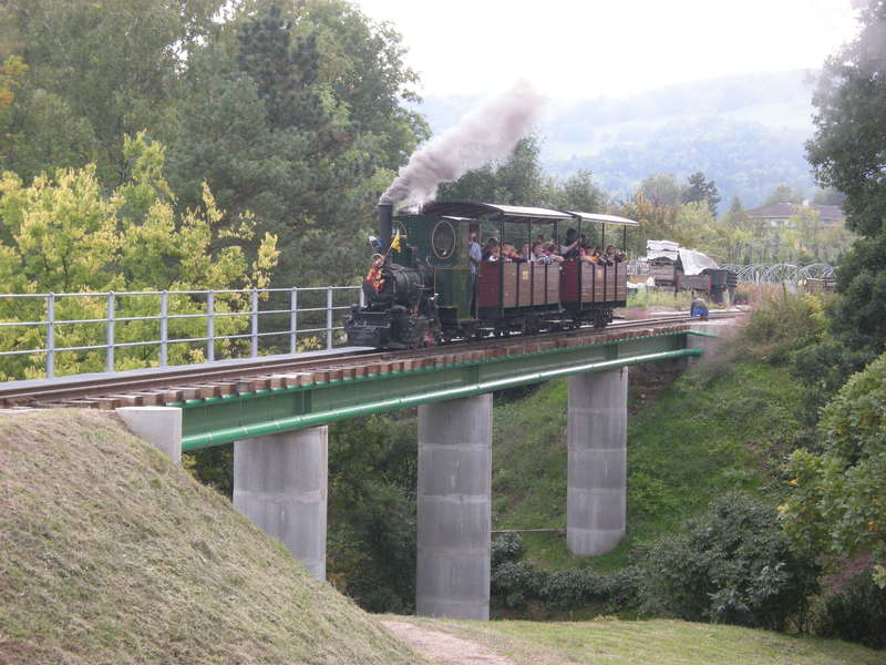 Emma auf der Brücke