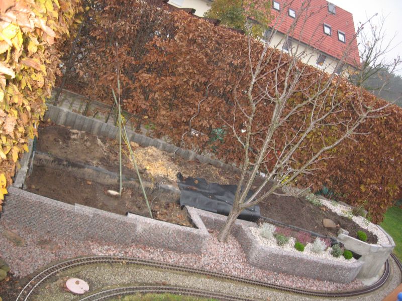 1.te Gabionenebene ist fertig
