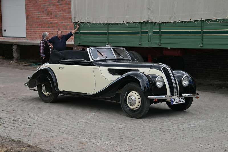 BMW 327