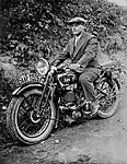 3560Nik_Gross_Motorrad_Terrot_1930bk.jpg