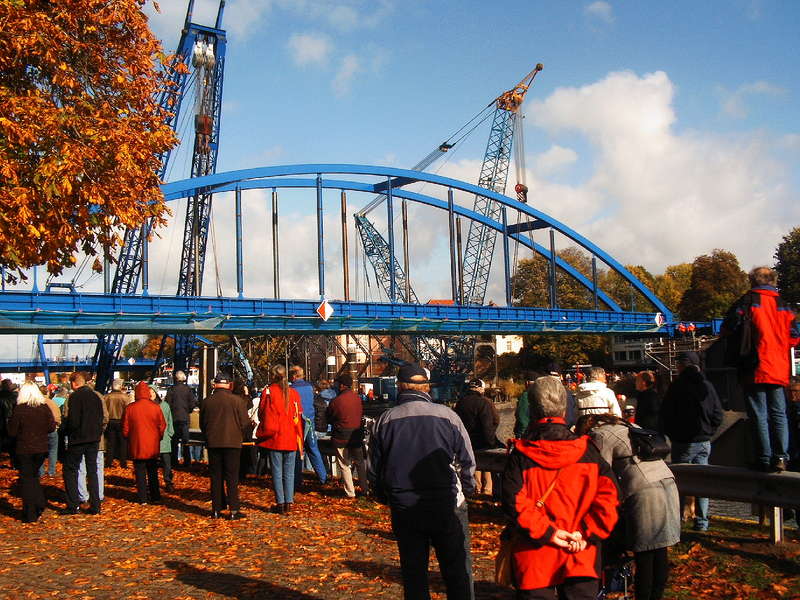 einschieben der neuen Brücke1