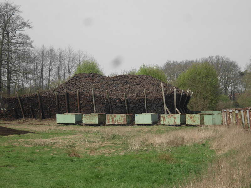 Torfloren mit Lagerplatz