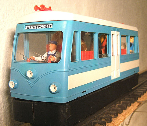 Faller_Triebwagen_Vorderansicht_2