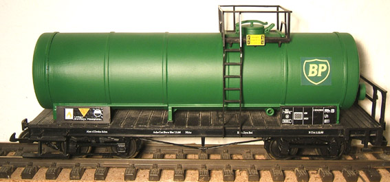 Tankwagen_Langkessel_4achsig_BP_gr_n