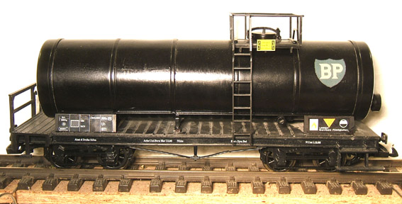 Tankwagen_Langkessel_4achsig_BP_schwarz