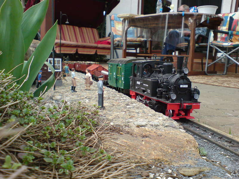 04.09 --- Bahnsteig