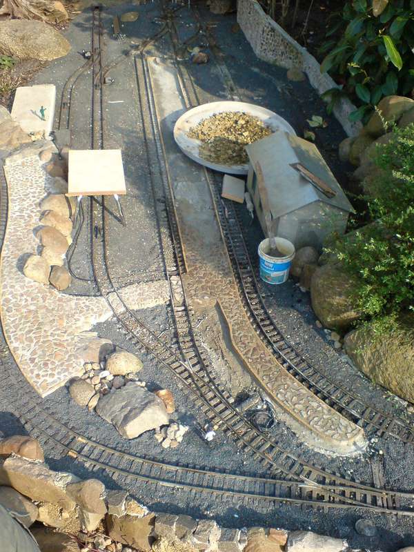 04.09 --- Bahnsteig im Bahnhof
