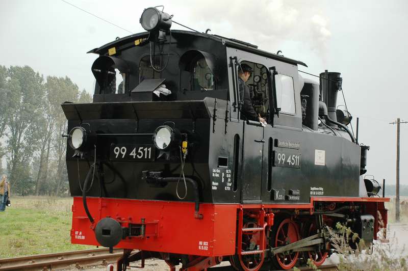 Lok 99 4511 rangiert