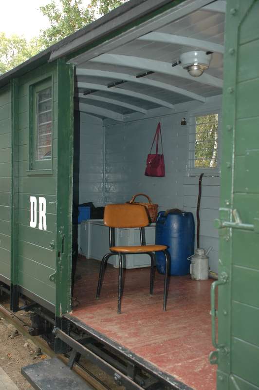 Innenleben von Packwagen 975-312