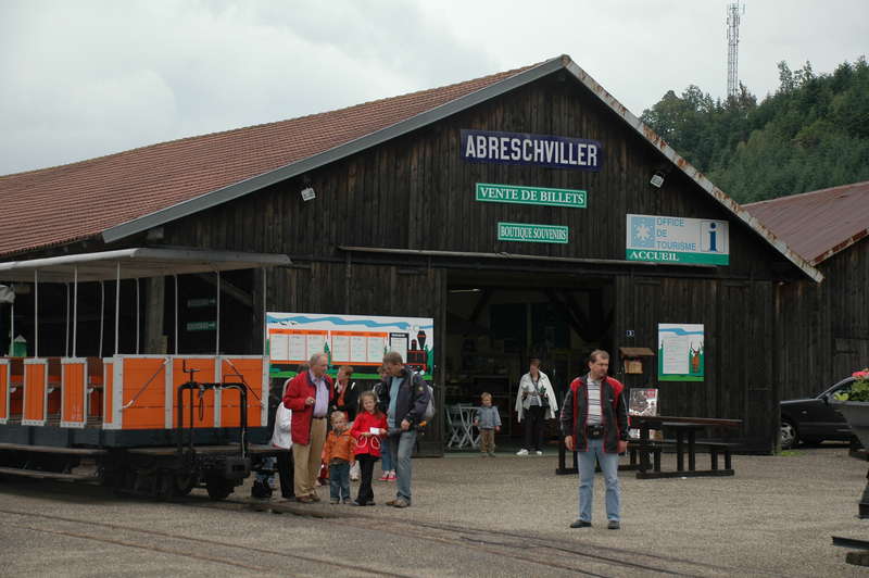 Bahnhofsgabaeude der Waldbahn von Abreschviller