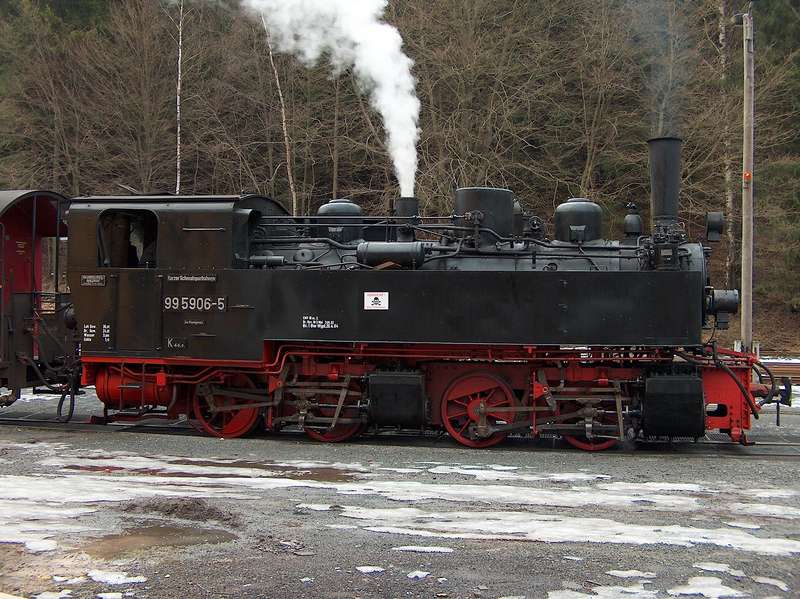 046