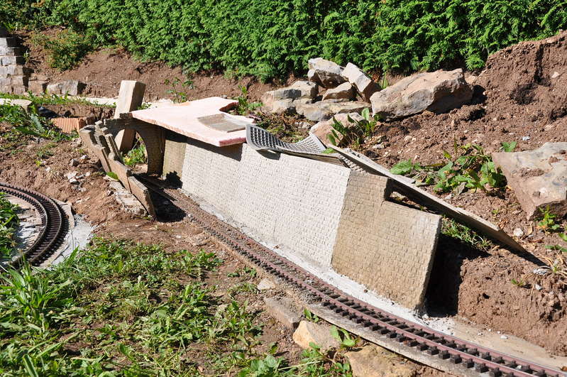 Stützmauer 1