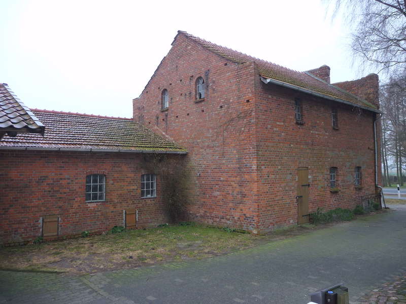 Rotstein Lagerschuppen 03